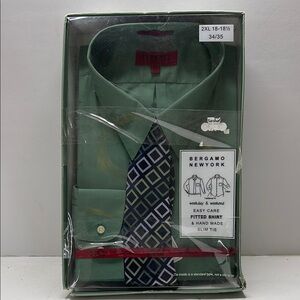 Green Dress Shirt with Classic Collar